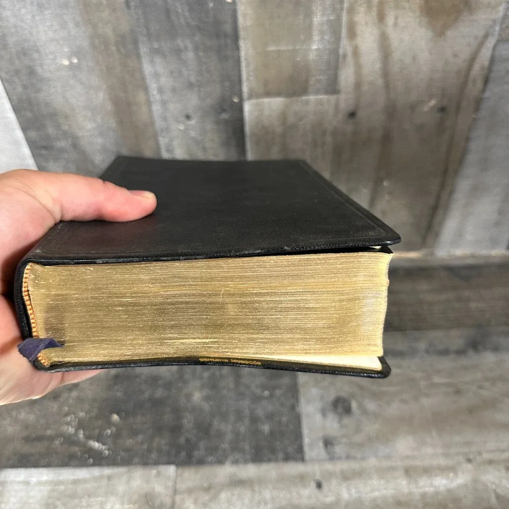 Naves Topical Bible A Digest of the Holy Scriptures Indexed 1962 Southwestern